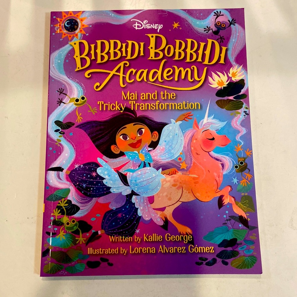 Bibbidi Bobbidi Academy- Disney Book
